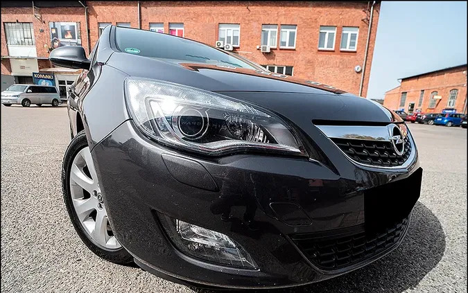 warmińsko-mazurskie Opel Astra cena 27999 przebieg: 207000, rok produkcji 2012 z Elbląg